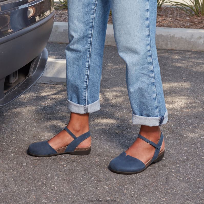 Dansko флотски фрезован набук Жени офика JDTJ104 сандали